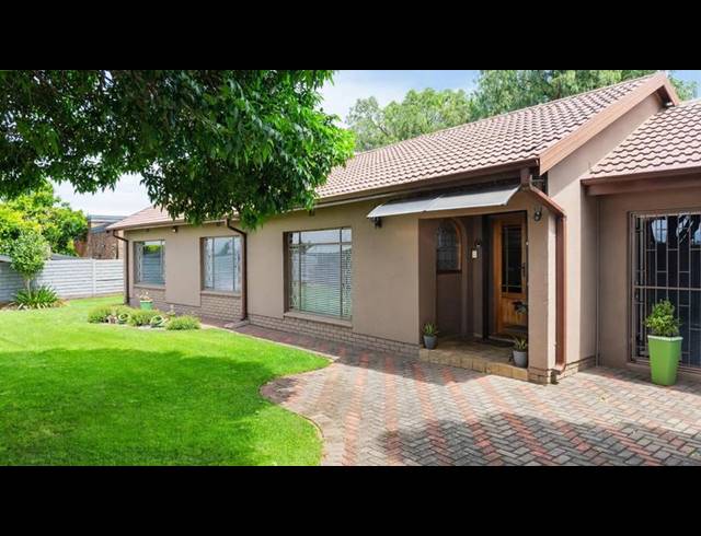 3 BEDROOM HOUSE FOR SALE IN GOLF PARK